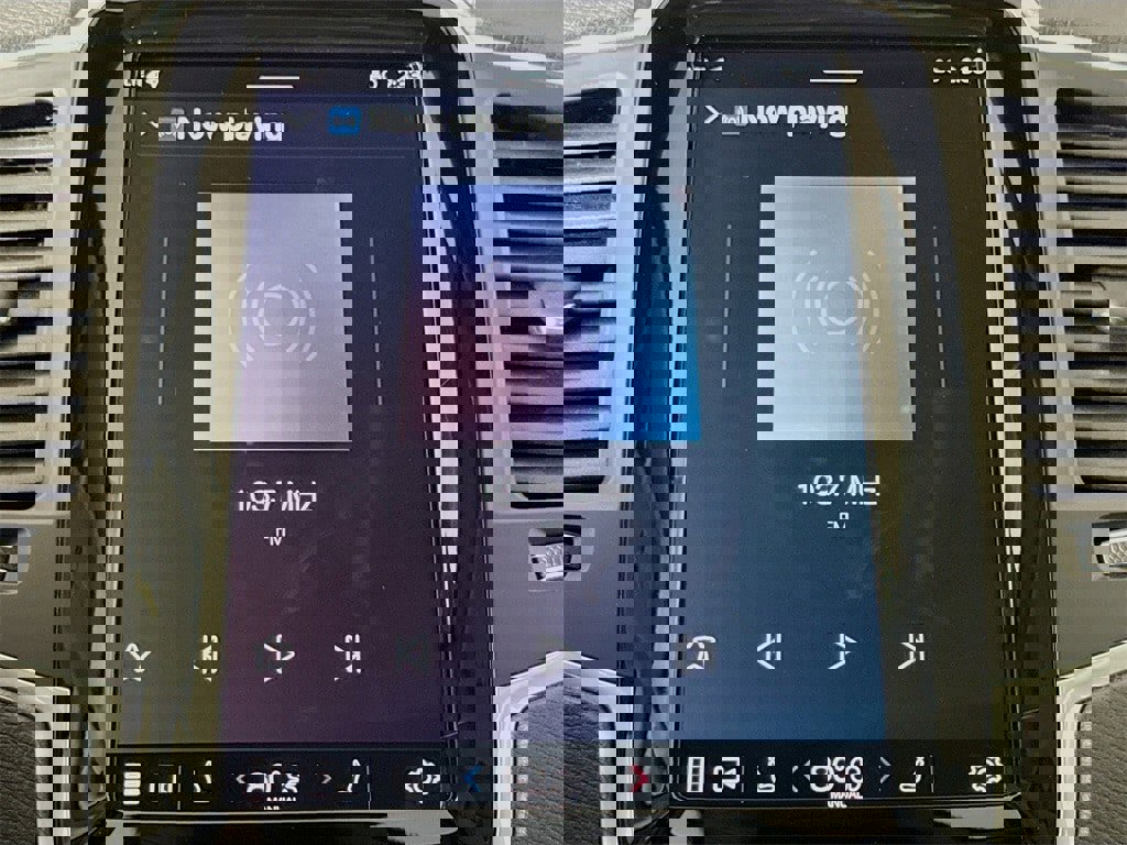 Certified 2025 Volvo XC90 B5 Core image 15