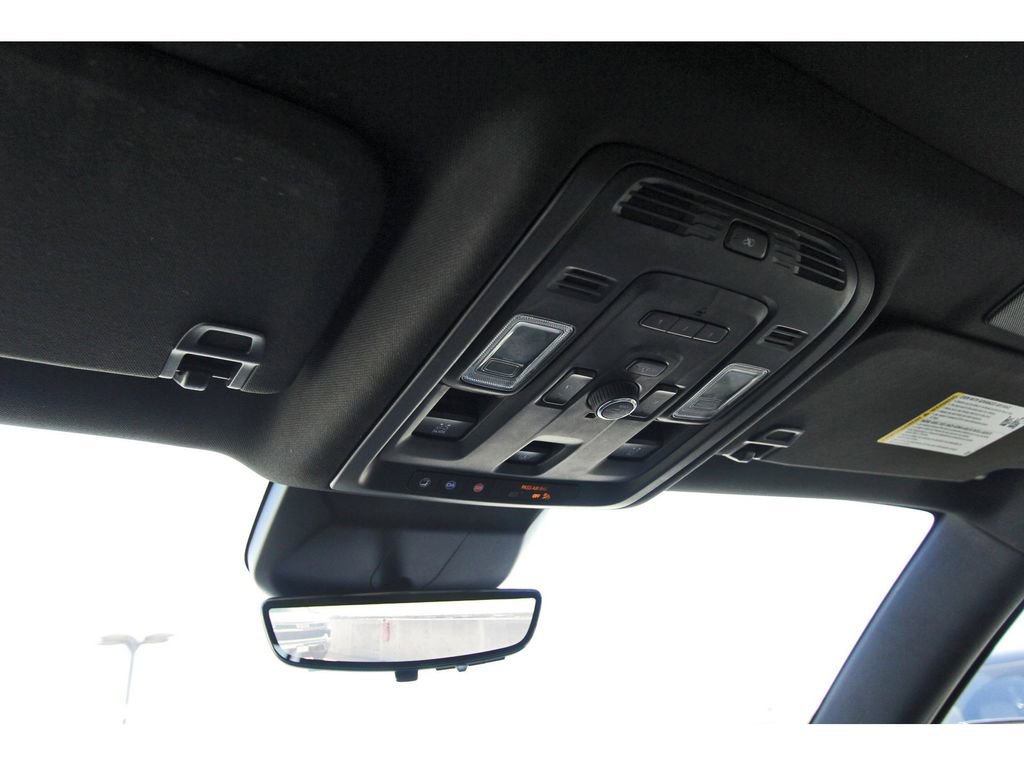 Used 2021 Cadillac Escalade Premium Luxury image 28