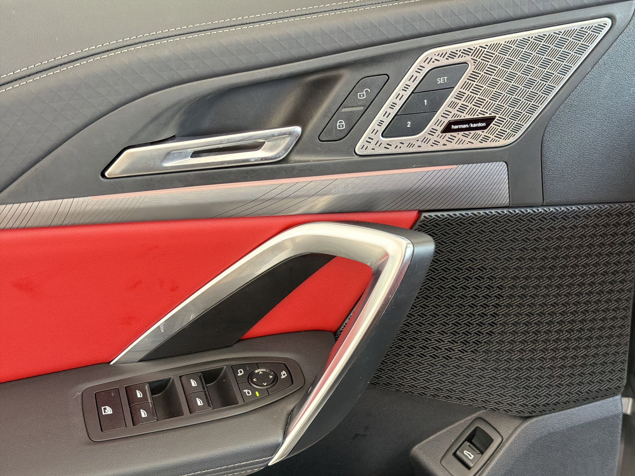 Used 2025 BMW X2 xDrive28i w/ Premium Package image 23