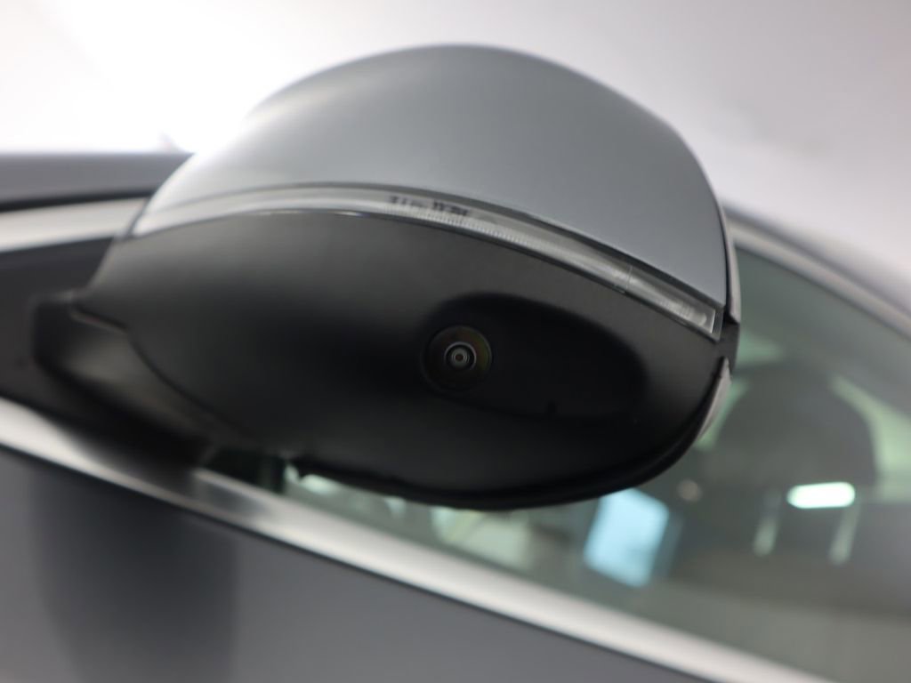 Used 2024 BMW X7 xDrive40i w/ Climate Comfort Package image 36