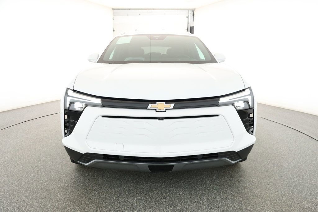 Used 2024 Chevrolet Blazer EV LT image 2