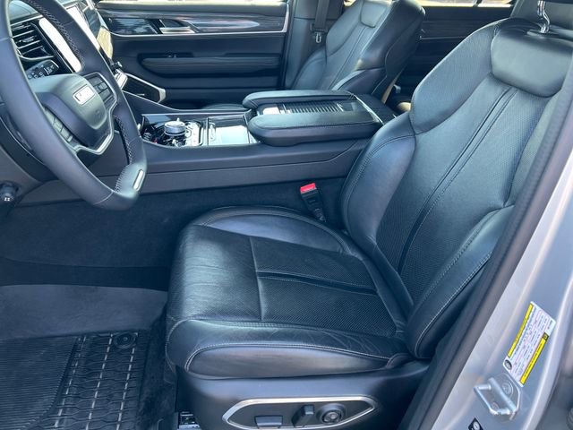 Used 2022 Jeep Wagoneer Series III w/ Flexible Seating Group AWD/4WD image 11