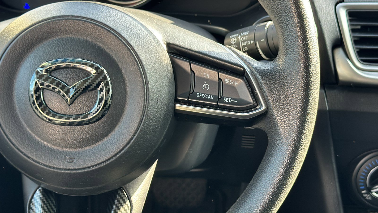 Used 2018 MAZDA MAZDA3 Sport w/ Preferred Equipment Package FWD image 31