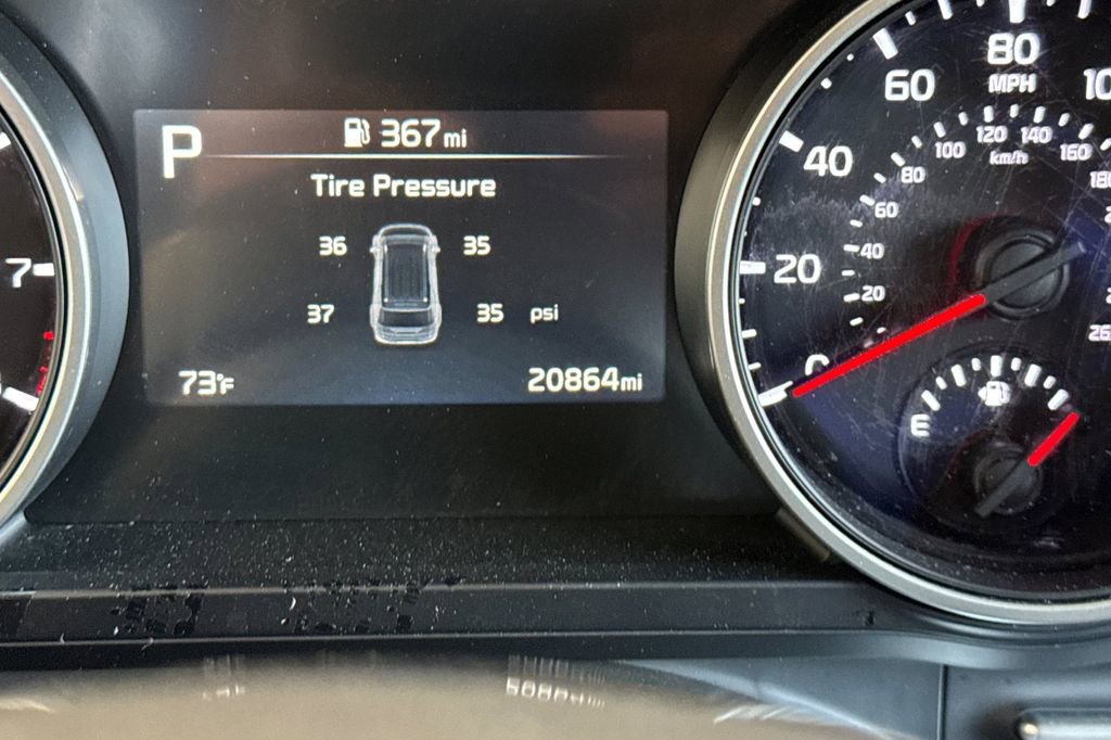 Used 2024 Kia Carnival LX FWD image 31