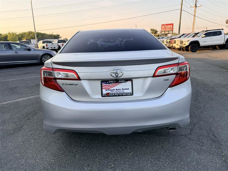 Used 2013 Toyota Camry SE w/ Preferred Accessory Pkg FWD image 6