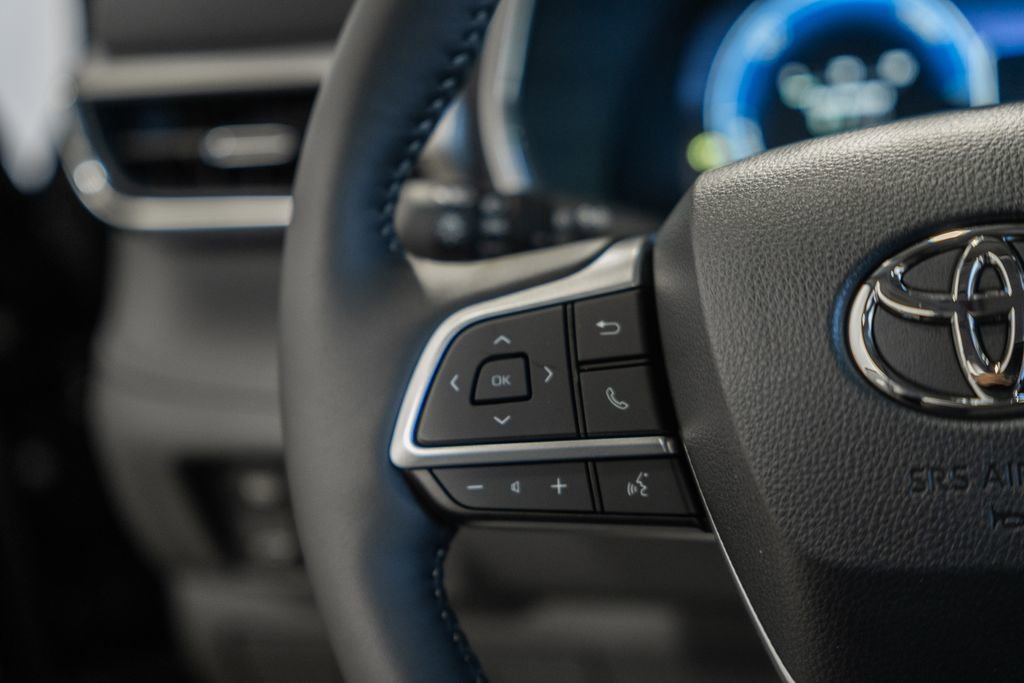 New 2026 Toyota Highlander Platinum image 32