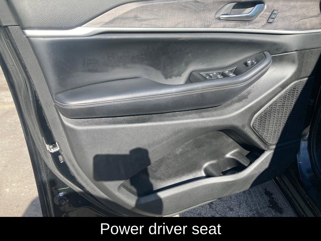 Used 2023 Jeep Grand Cherokee Limited image 13