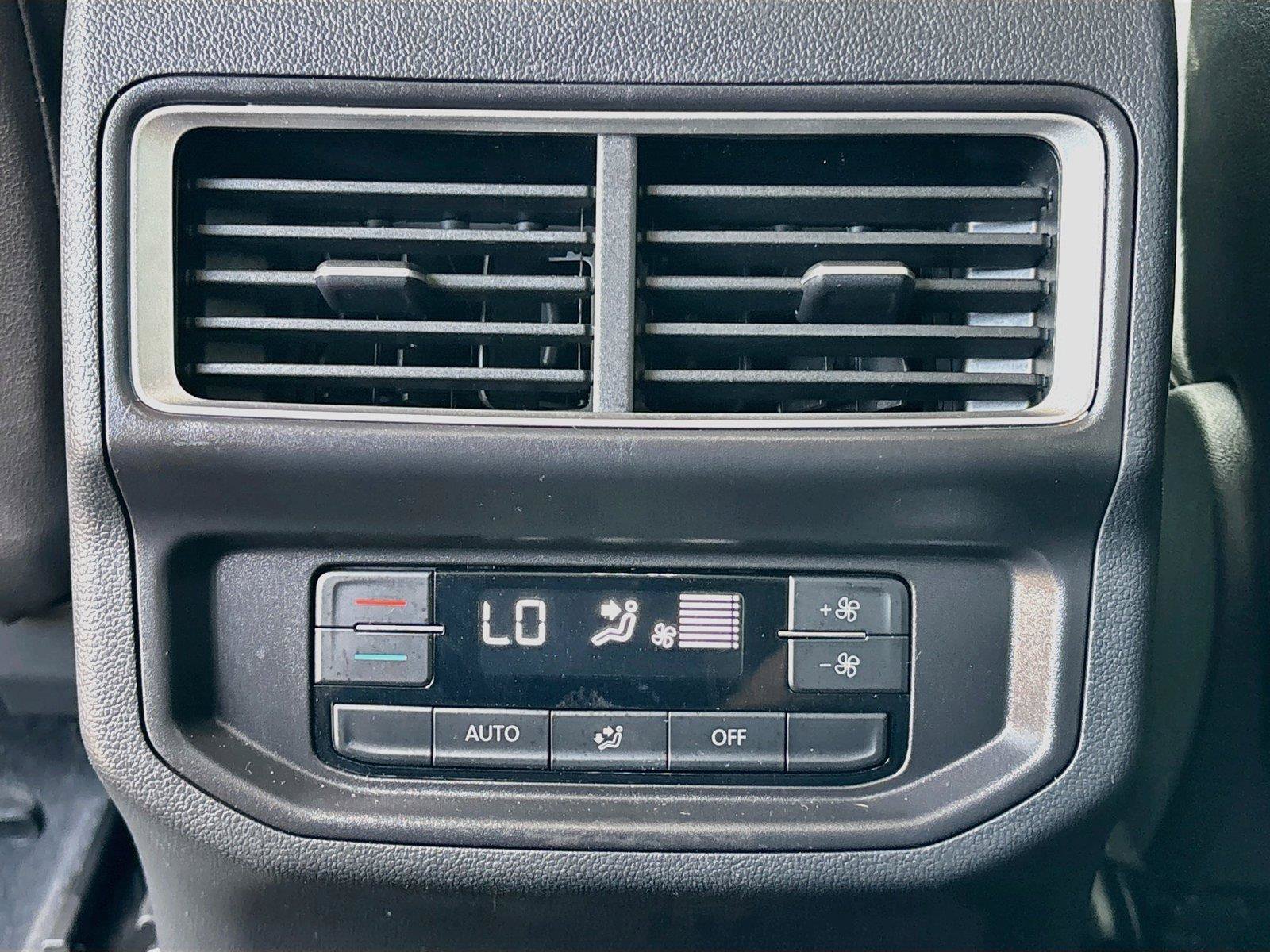 Used 2025 Volkswagen Atlas SE FWD image 24