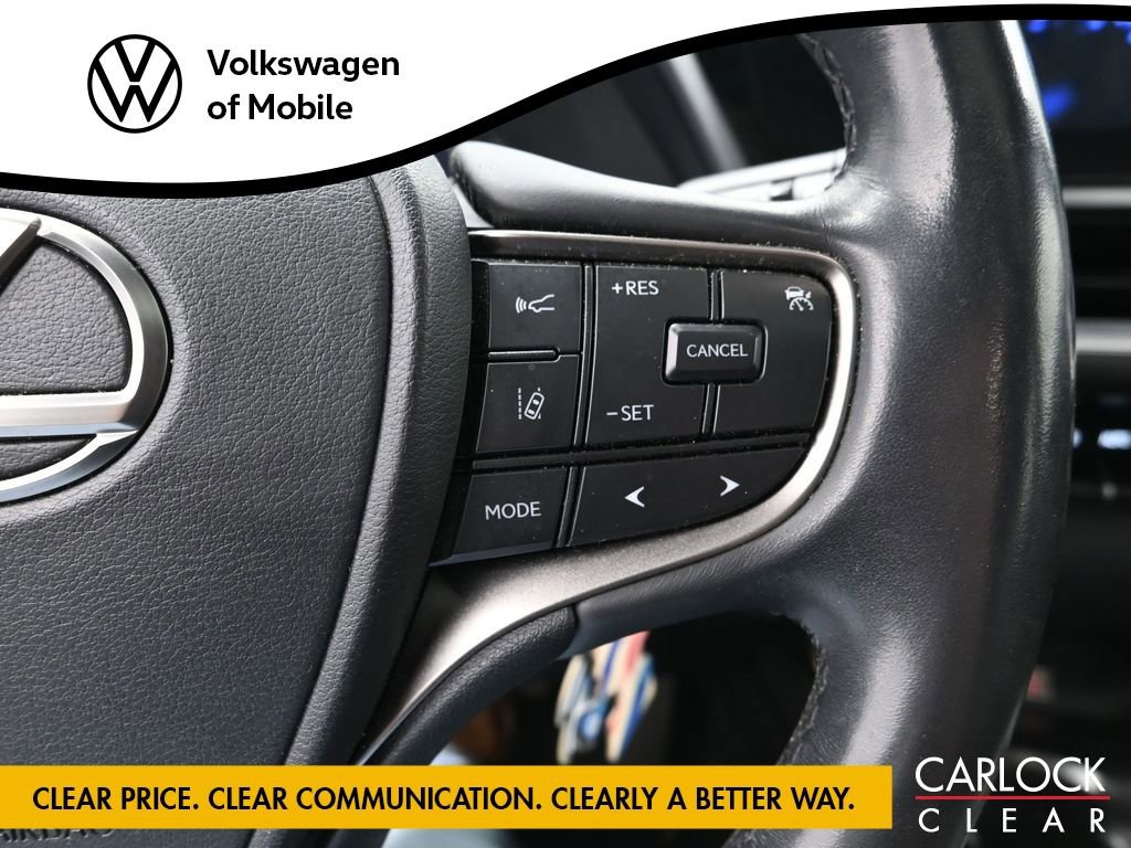 Used 2023 Lexus UX 250h FWD w/ Premium Package image 17