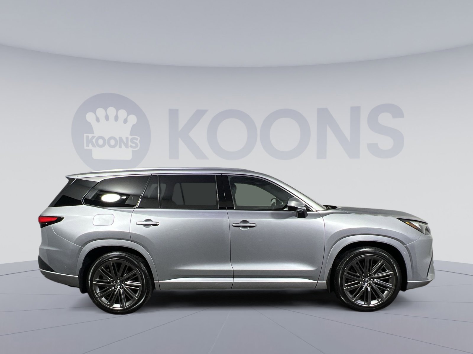 Used 2026 Lexus TX 550h AWD Plug-In Hybrid image 8