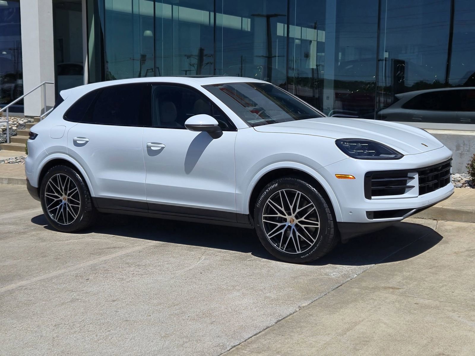 New 2025 Porsche Cayenne image 9