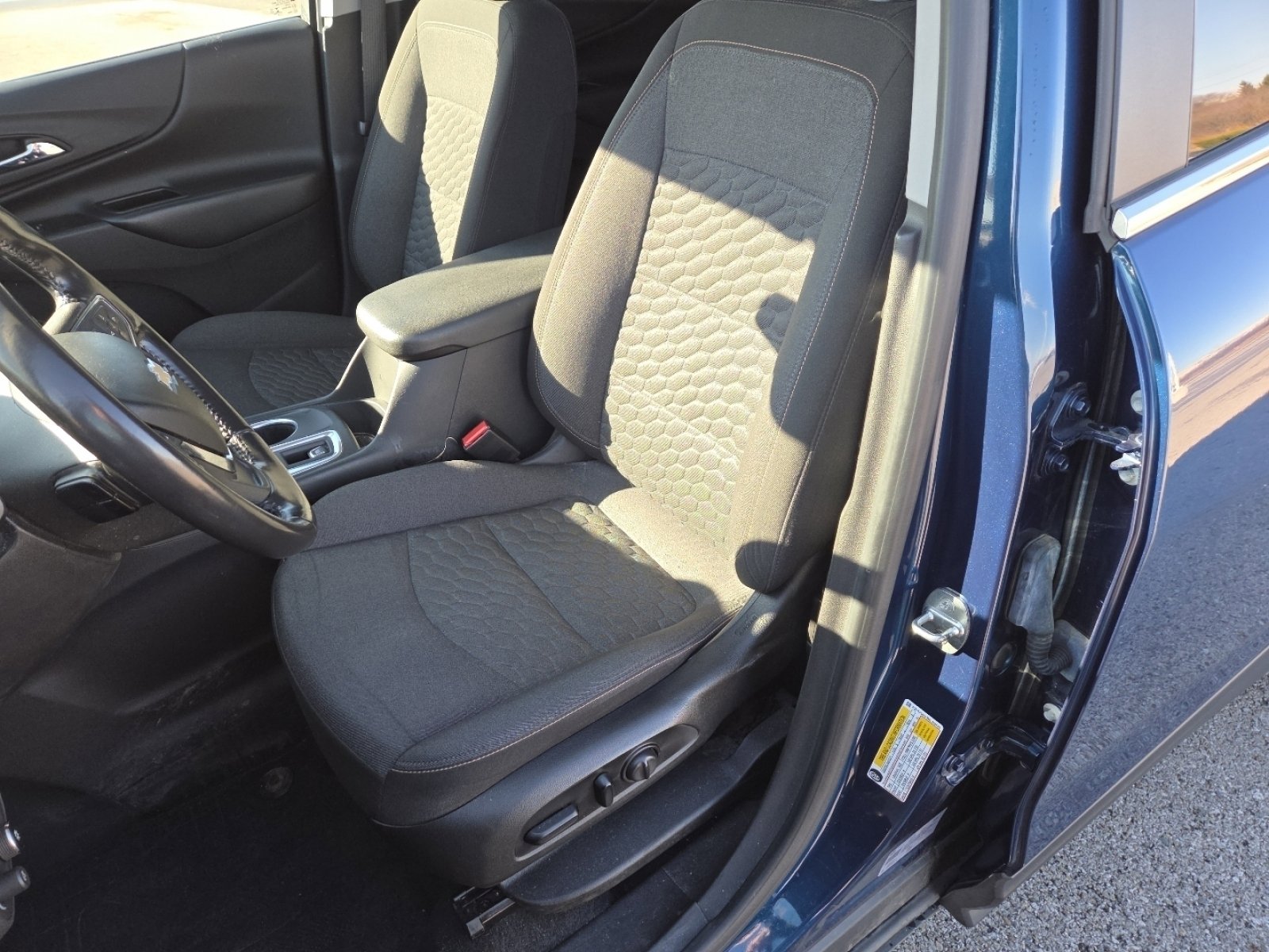 Used 2021 Chevrolet Equinox LT image 22