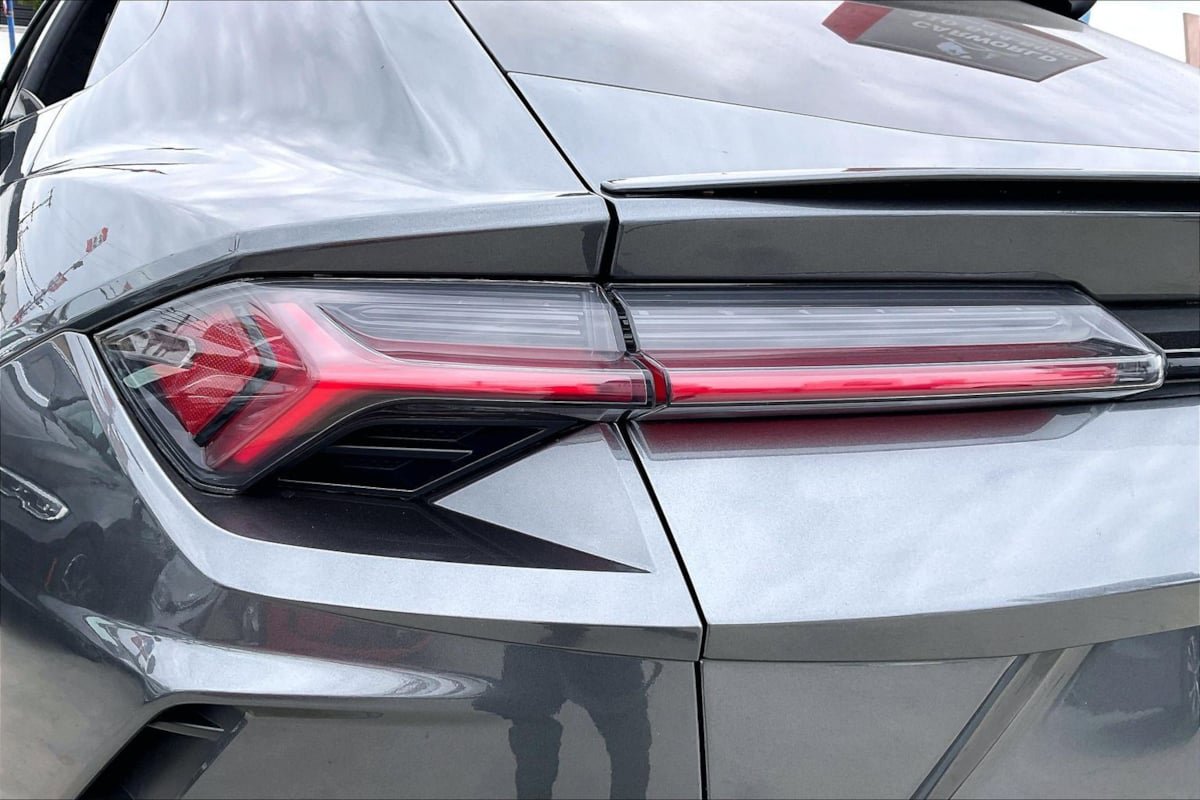 Used 2019 Lamborghini Urus AWD/4WD image 30