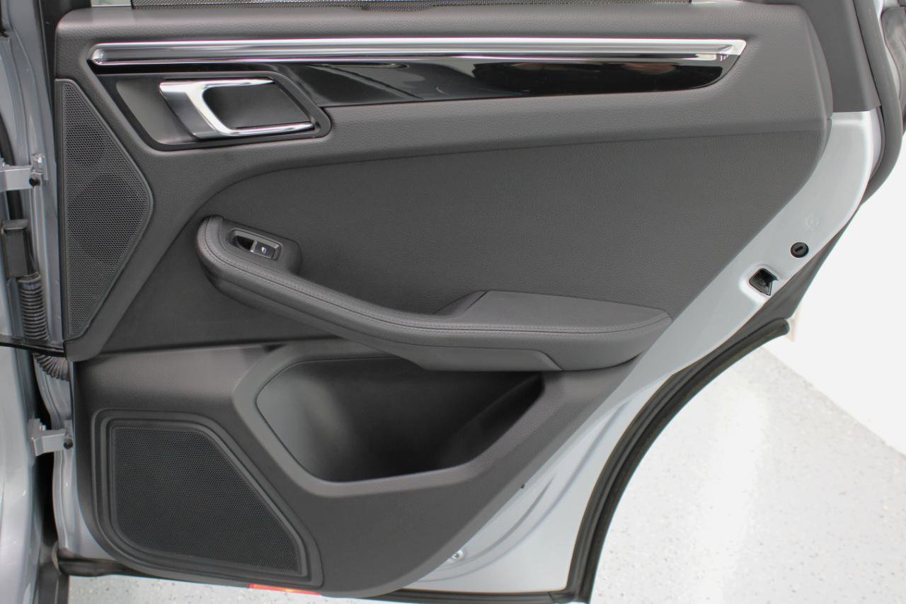 Used 2016 Porsche Macan S image 46