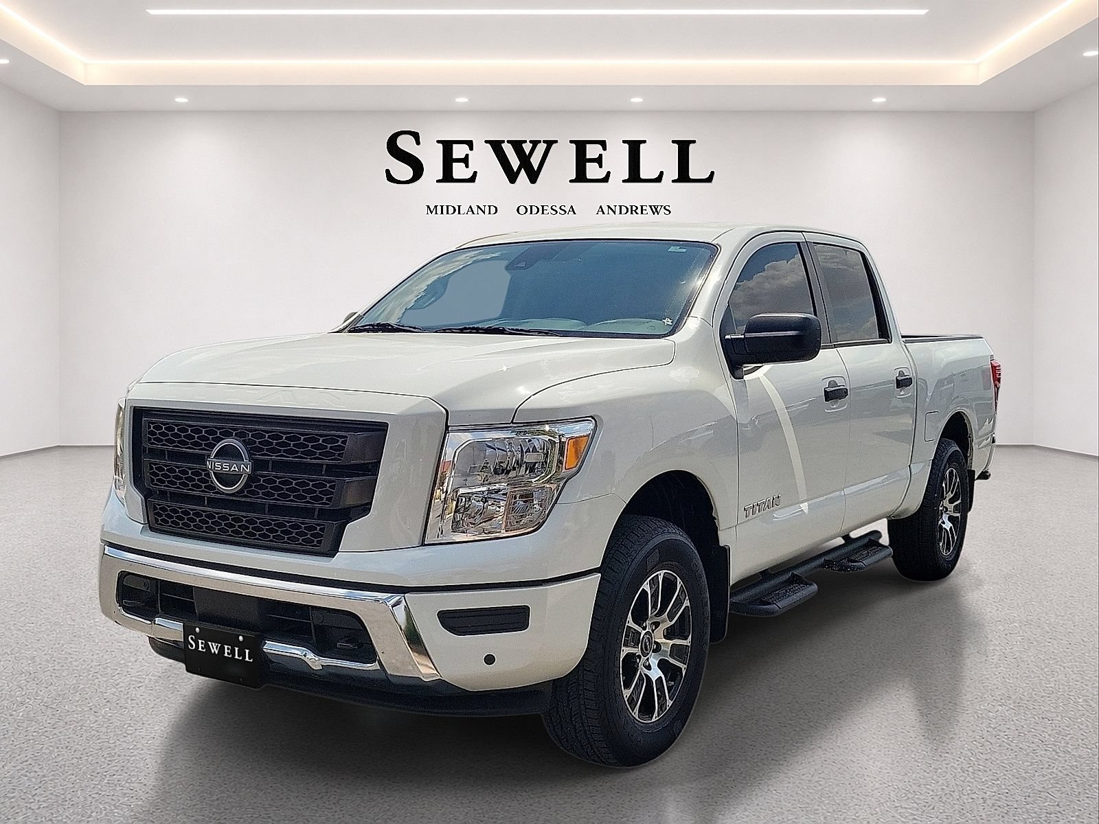 Used 2024 Nissan Titan SV w/ SV Convenience Package
