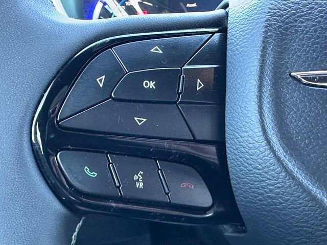 Used 2022 Chrysler Pacifica Touring-L w/ S Appearance Package FWD image 14