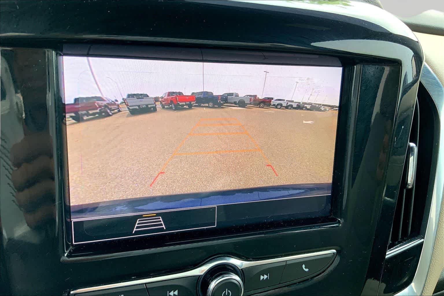 Used 2023 Chevrolet Traverse LS FWD image 28