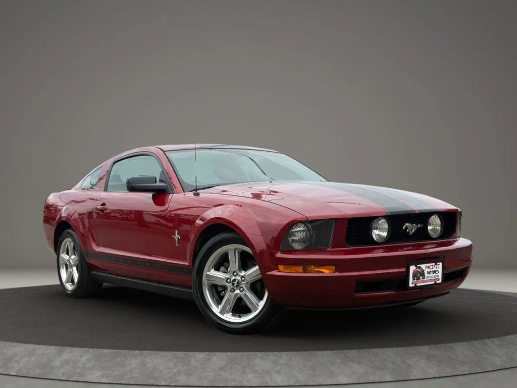 Used 2008 Ford Mustang Premium RWD image 2
