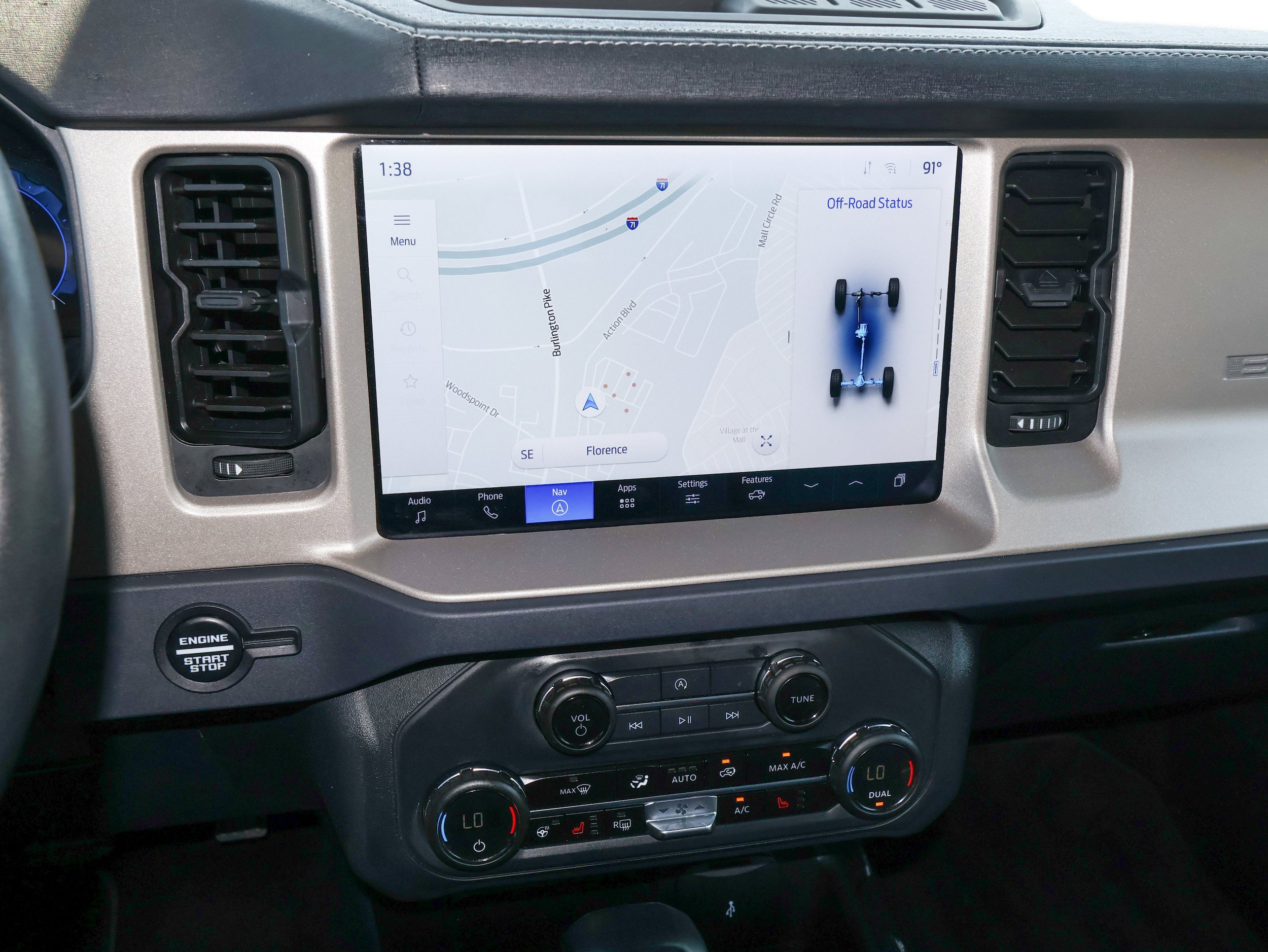 Used 2025 Ford Bronco Outer Banks AWD/4WD image 19