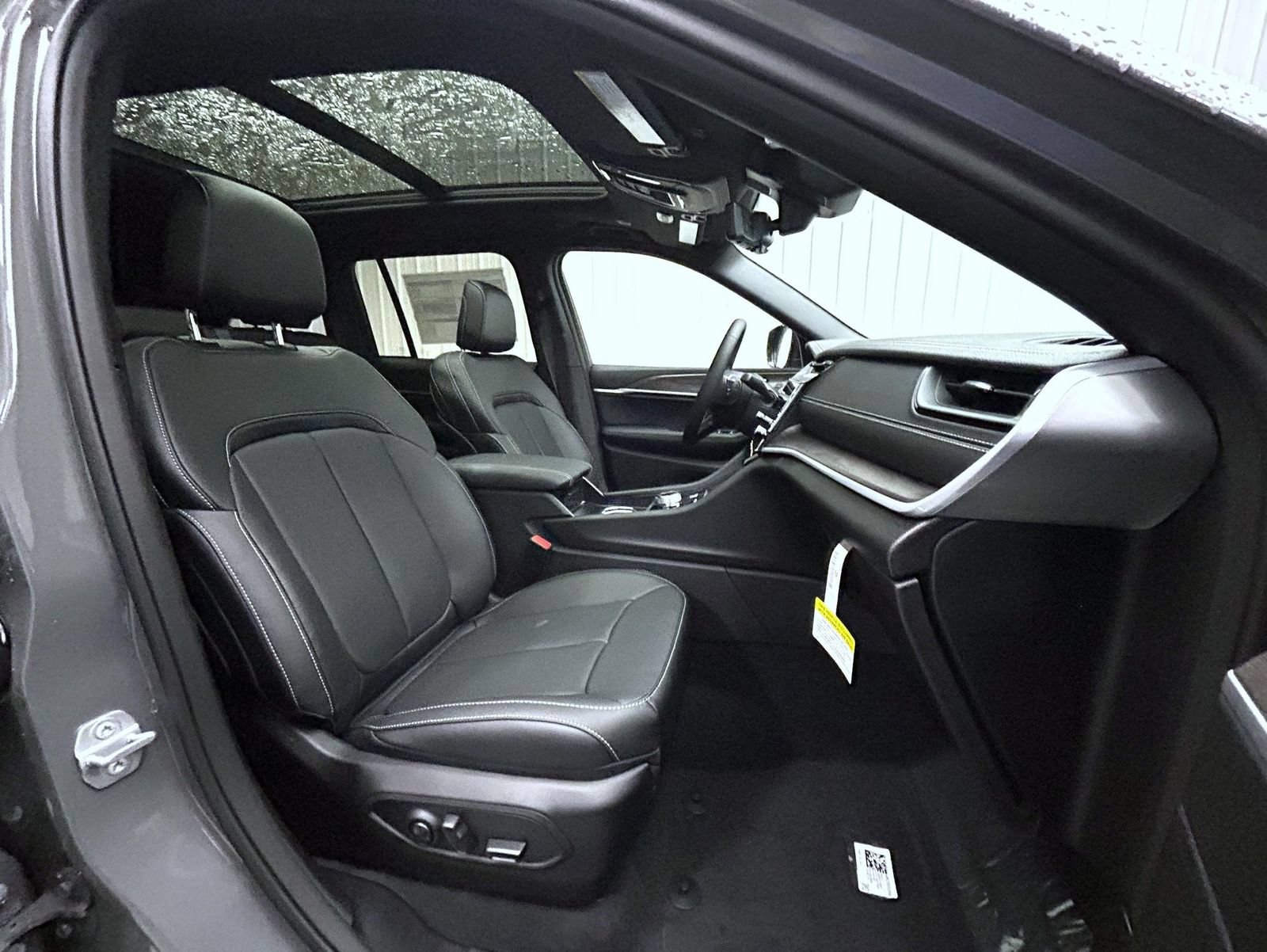 New 2027 Jeep Grand Cherokee Limited AWD/4WD image 15