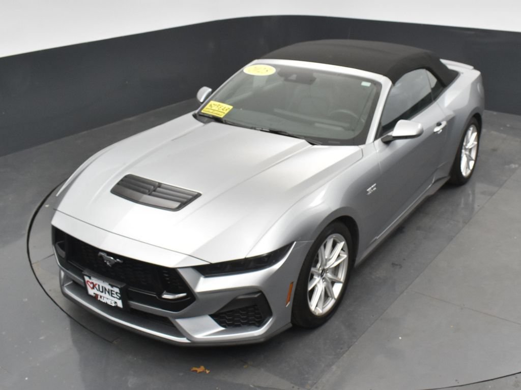 Used 2025 Ford Mustang GT Premium RWD image 27
