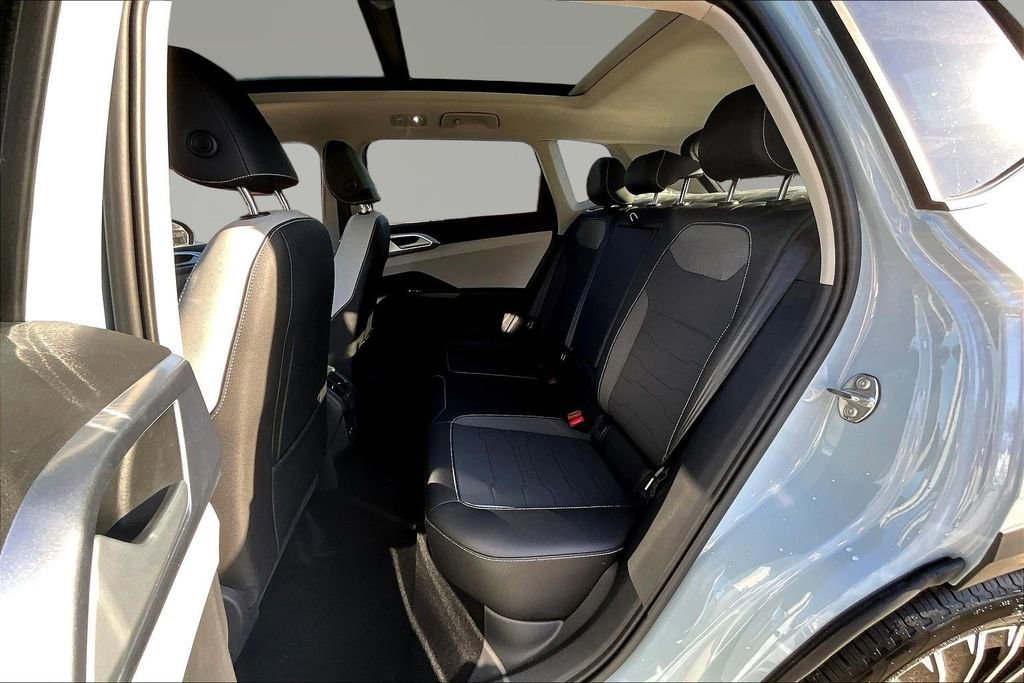 New 2026 Volkswagen Taos SE image 21