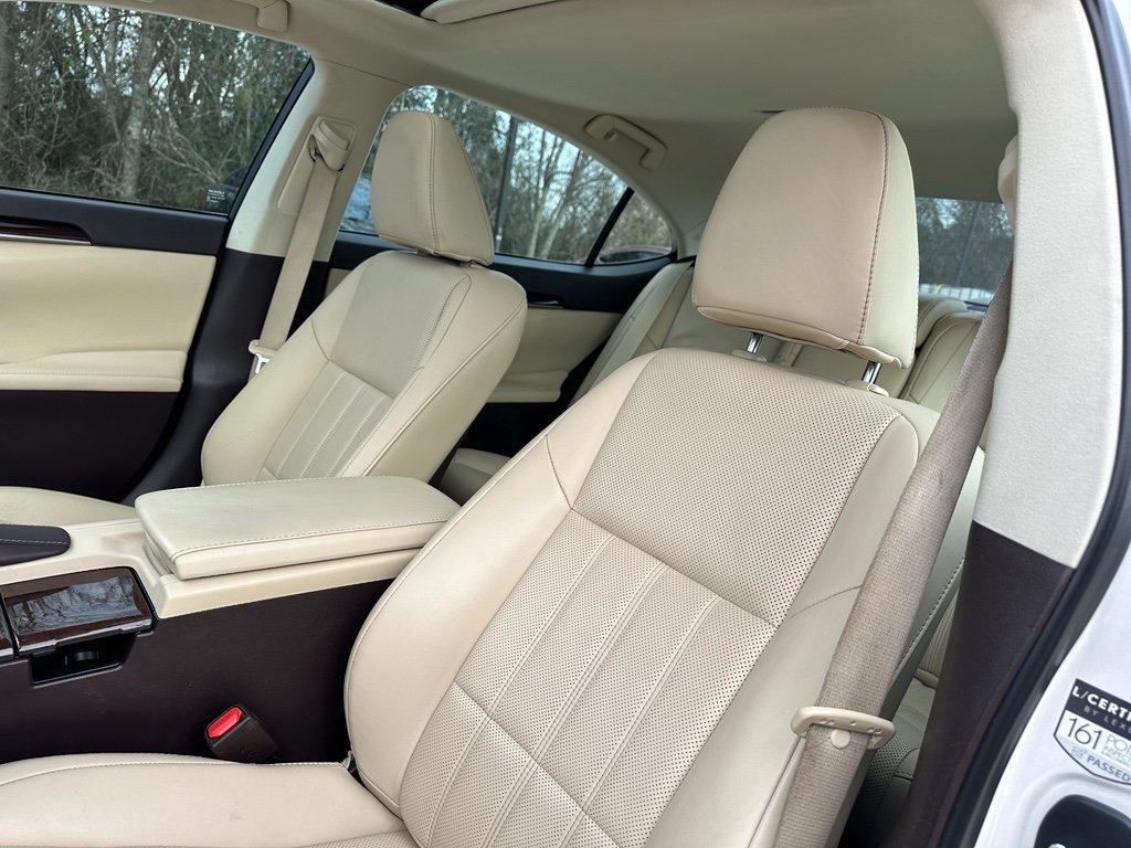 Used 2018 Lexus ES 350 w/ Luxury Package w/Wood Trim image 14