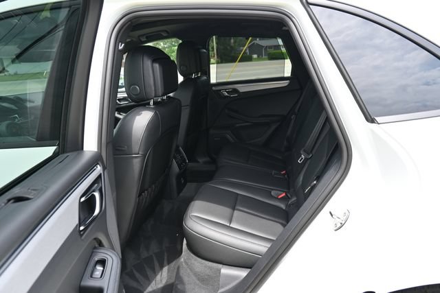 Used 2026 Porsche Macan AWD/4WD image 24