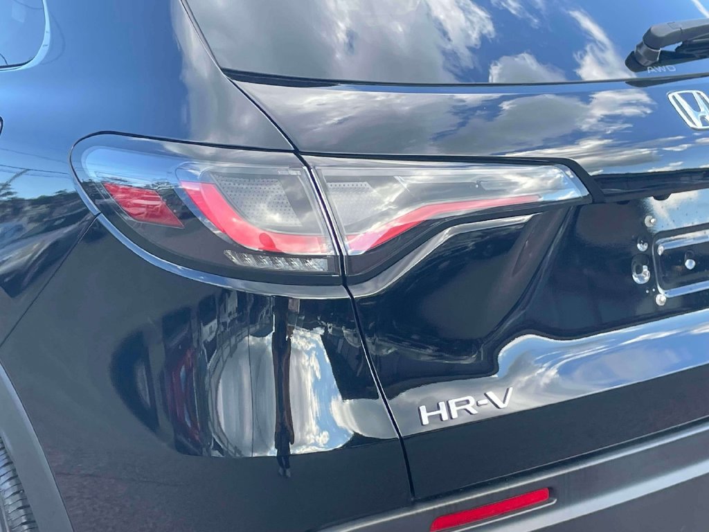 Used 2024 Honda HR-V Sport image 11
