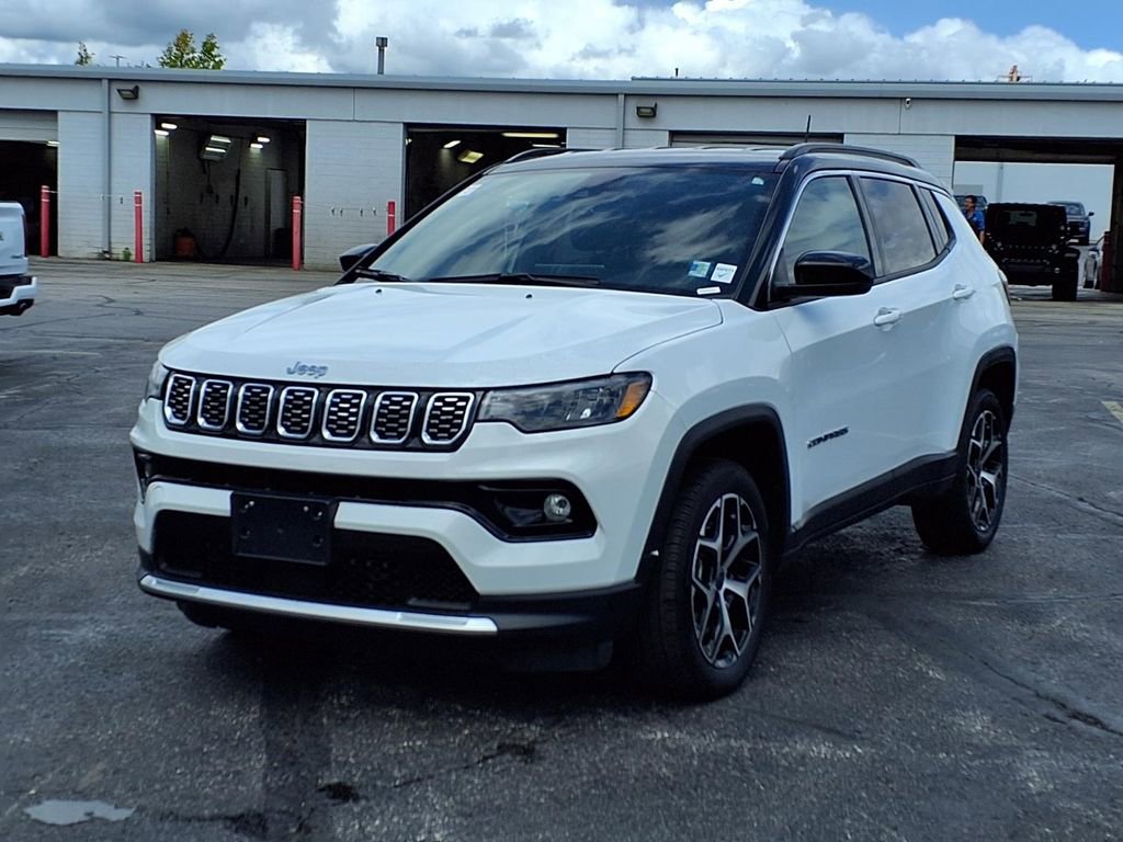 Used 2025 Jeep Compass Limited AWD/4WD image 2