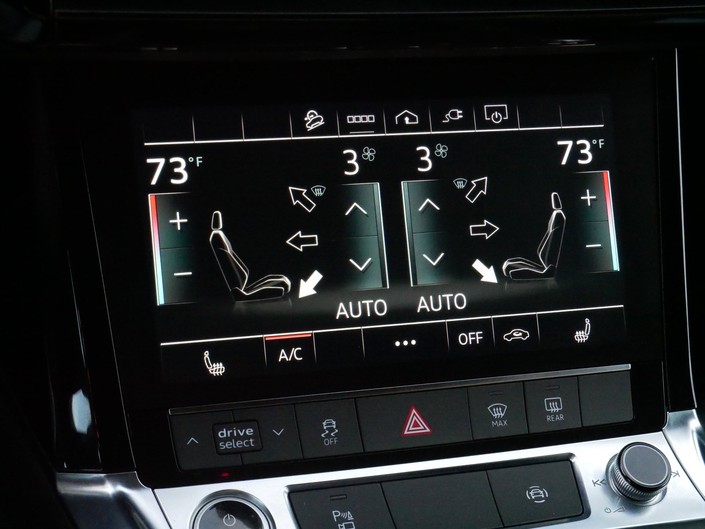 Used 2022 Audi e-tron Premium w/ Convenience Plus Package image 23