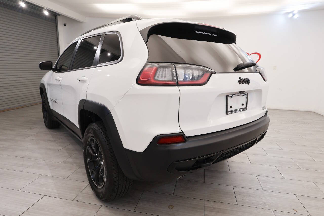 Used 2022 Jeep Cherokee Latitude AWD/4WD image 3
