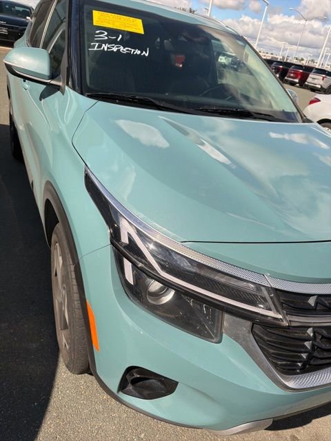 Used 2024 Kia Seltos EX image 4