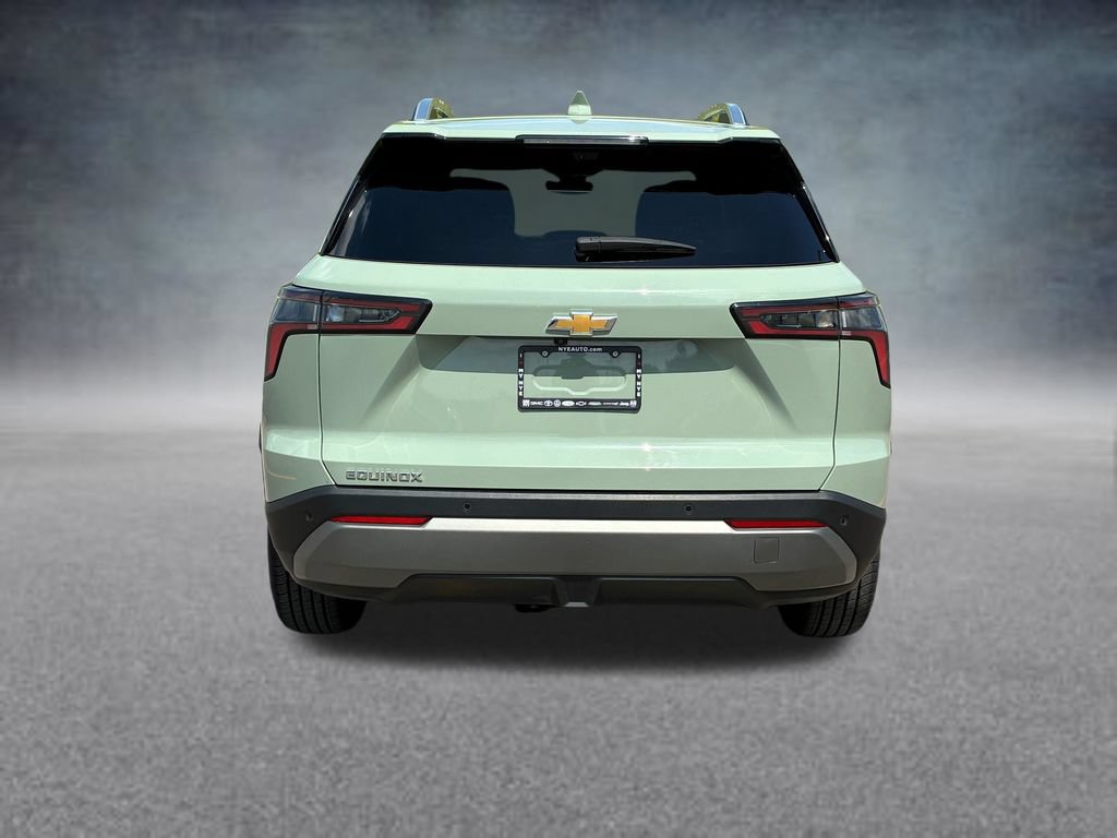 Used 2025 Chevrolet Equinox LT w/ Convenience Package II FWD image 4