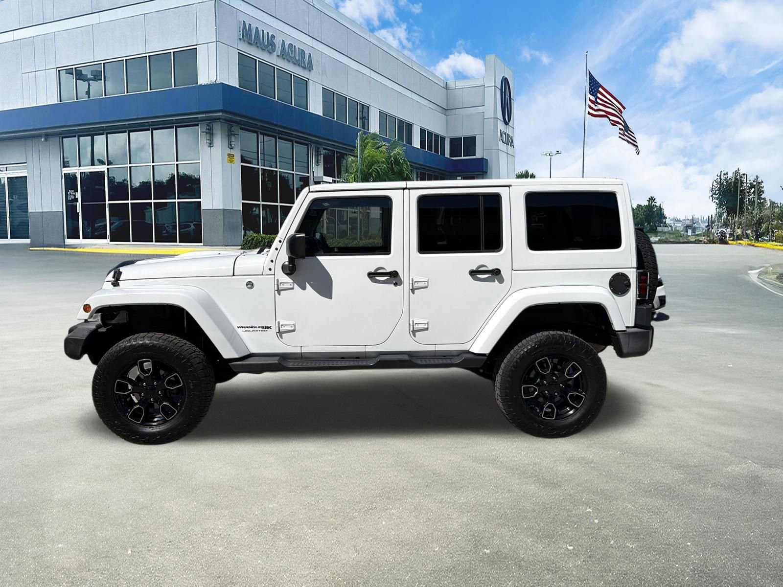 Used 2018 Jeep Wrangler Unlimited Sahara AWD/4WD image 7