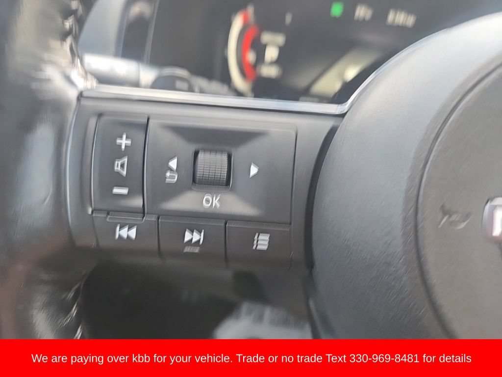 Used 2022 Nissan Pathfinder Platinum AWD/4WD image 17