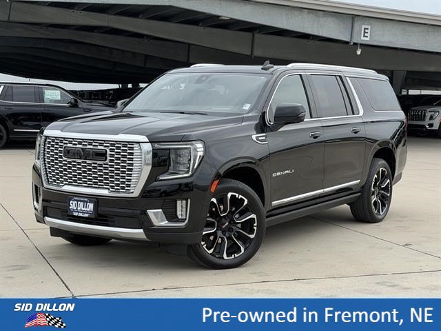 Certified 2022 GMC Yukon XL Denali w/ Denali Premium Package AWD/4WD image 1