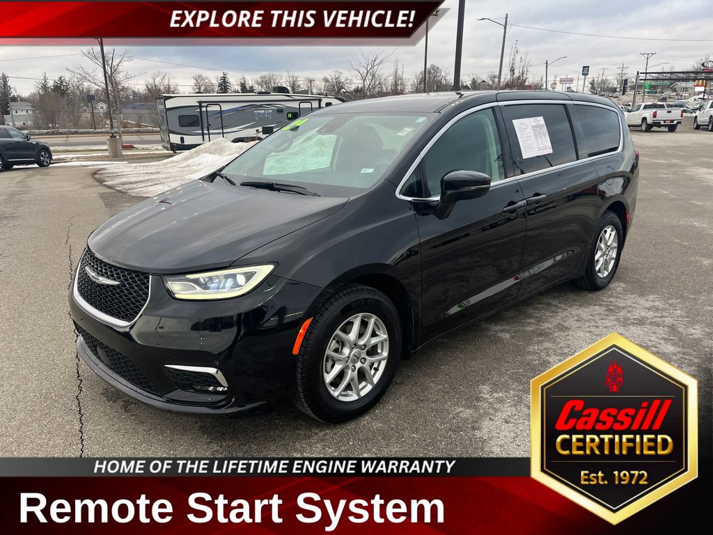 Used 2024 Chrysler Pacifica Touring-L image 1