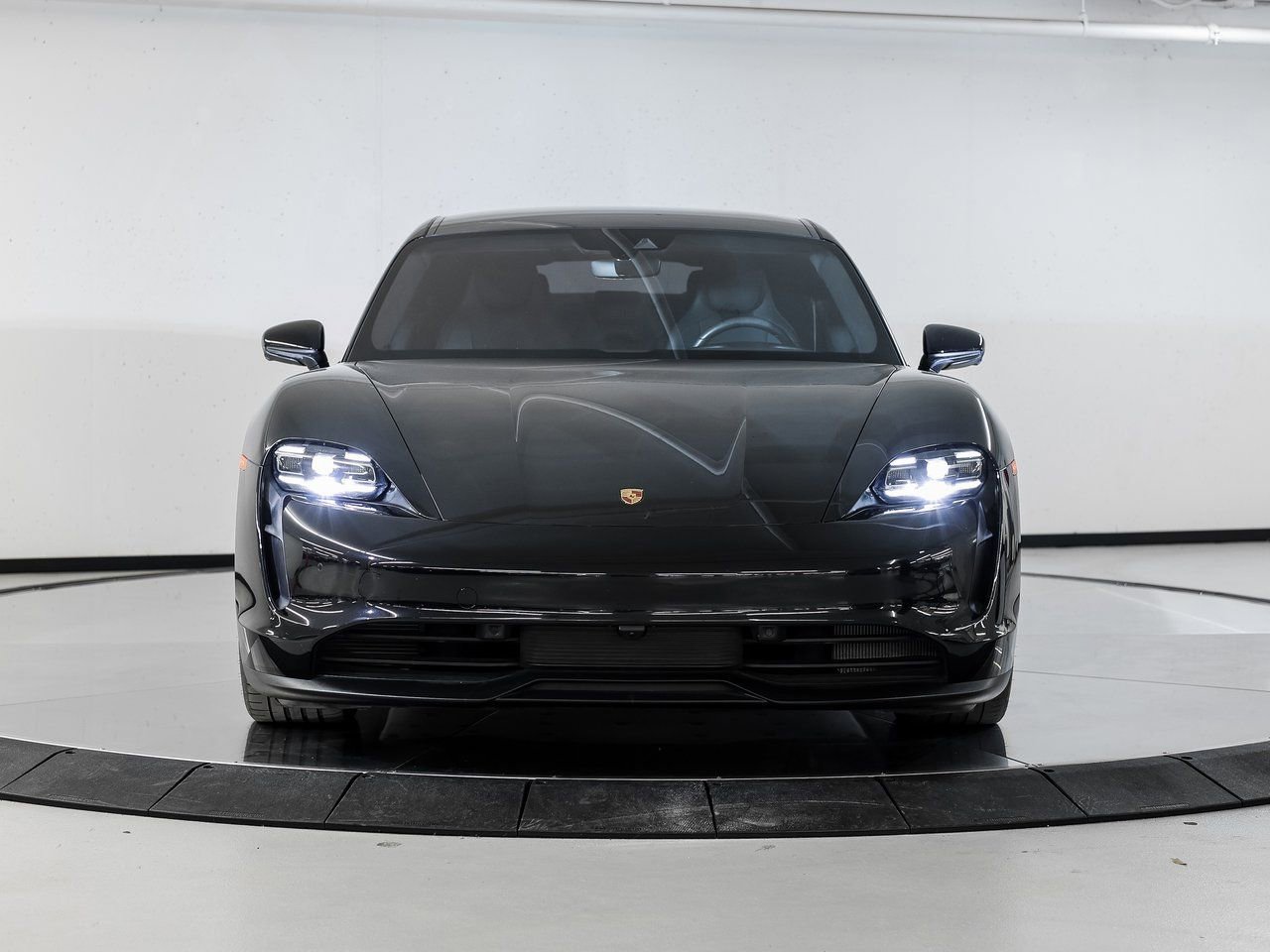 Certified 2024 Porsche Taycan image 9