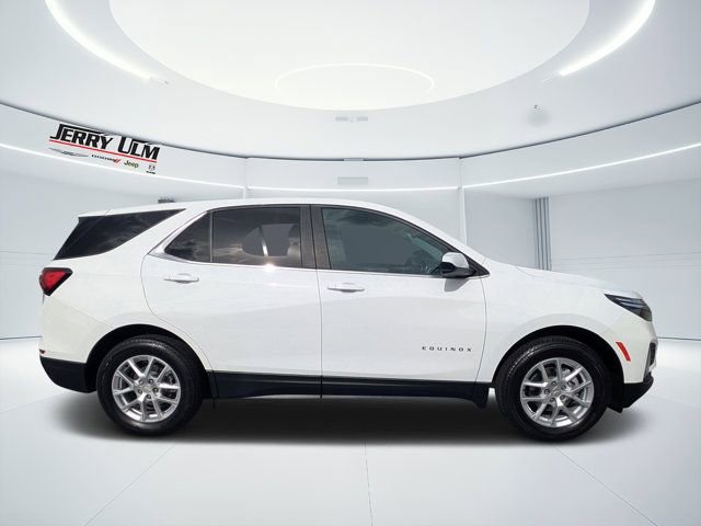 Used 2024 Chevrolet Equinox LT image 2