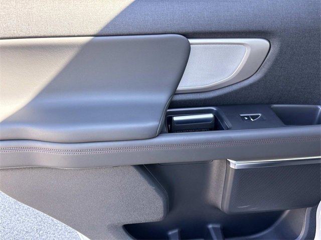 New 2025 Ford Expedition Active image 20