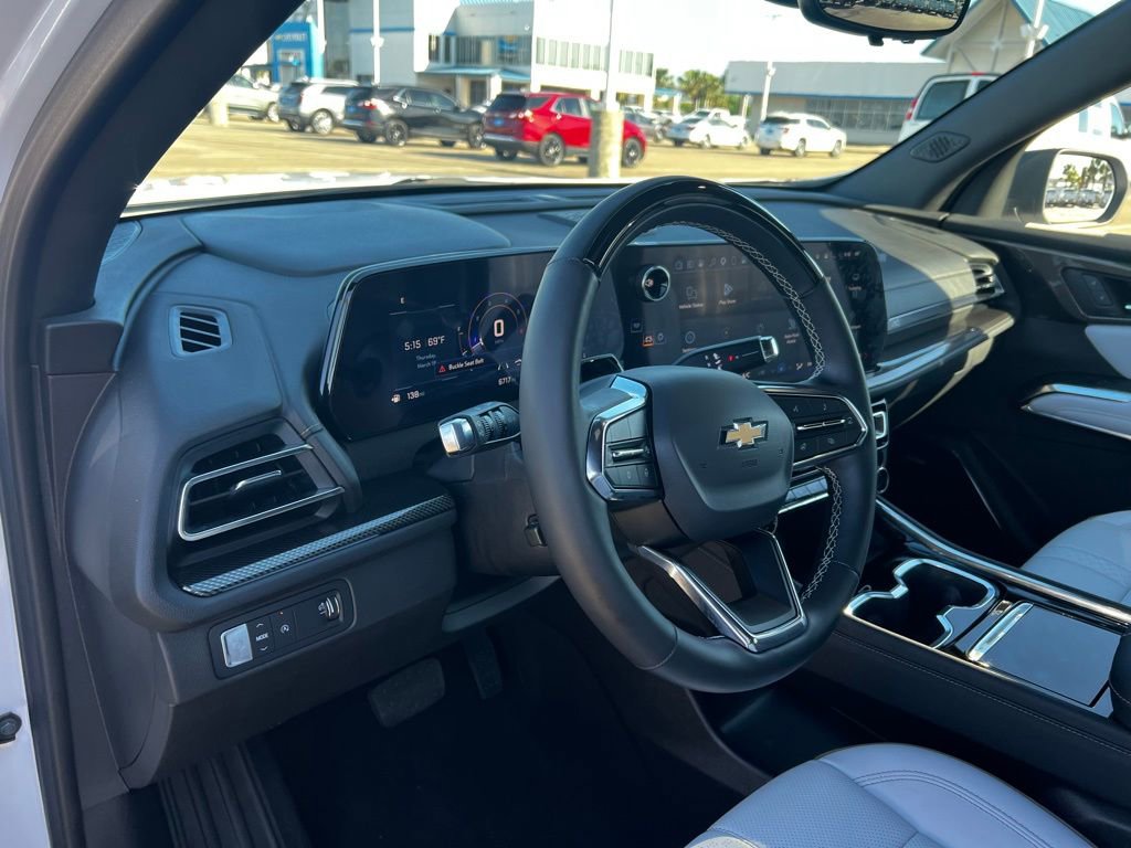 Used 2025 Chevrolet Traverse High Country image 53