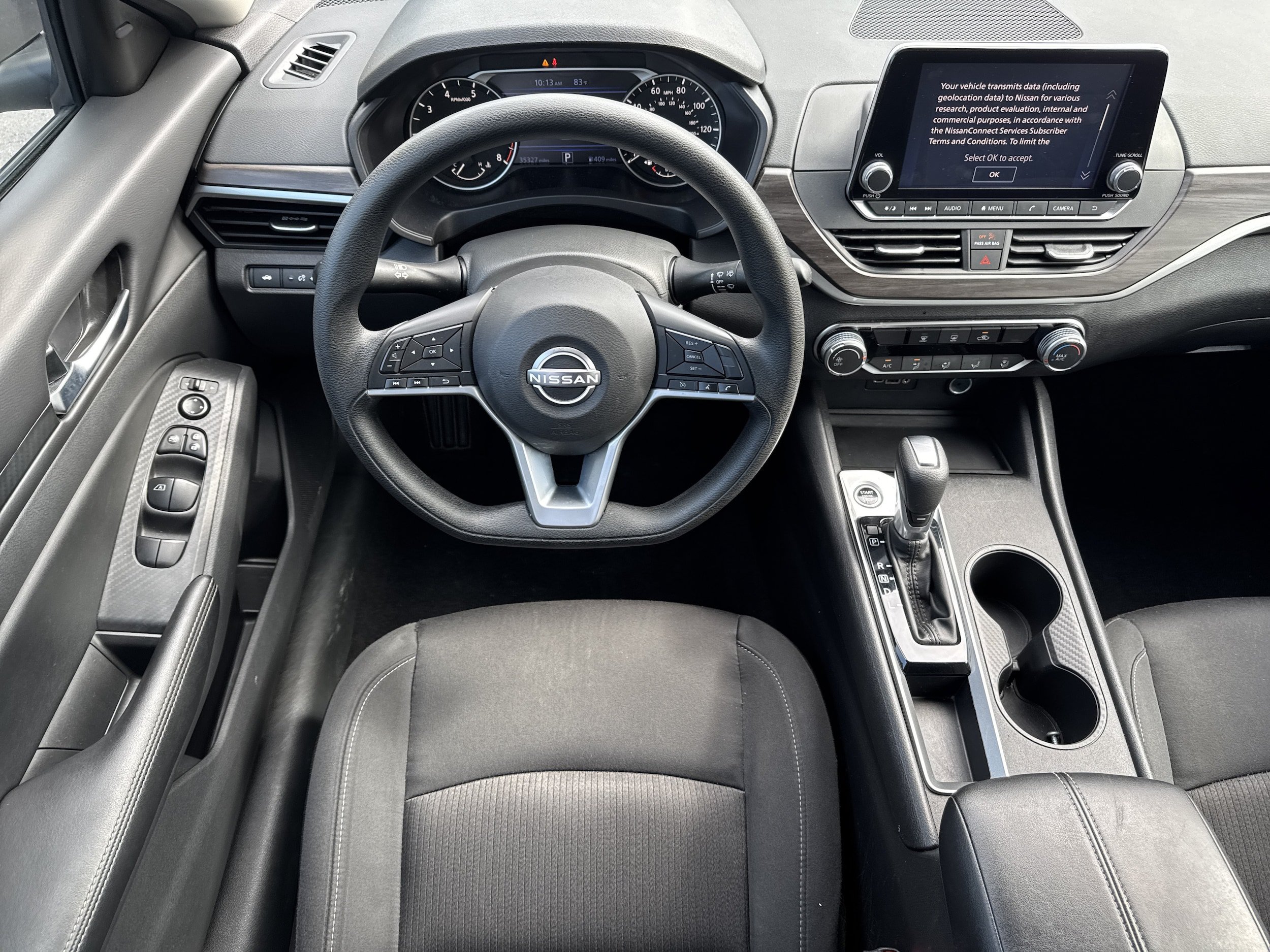 Used 2025 Nissan Altima 2.5 SV FWD image 15