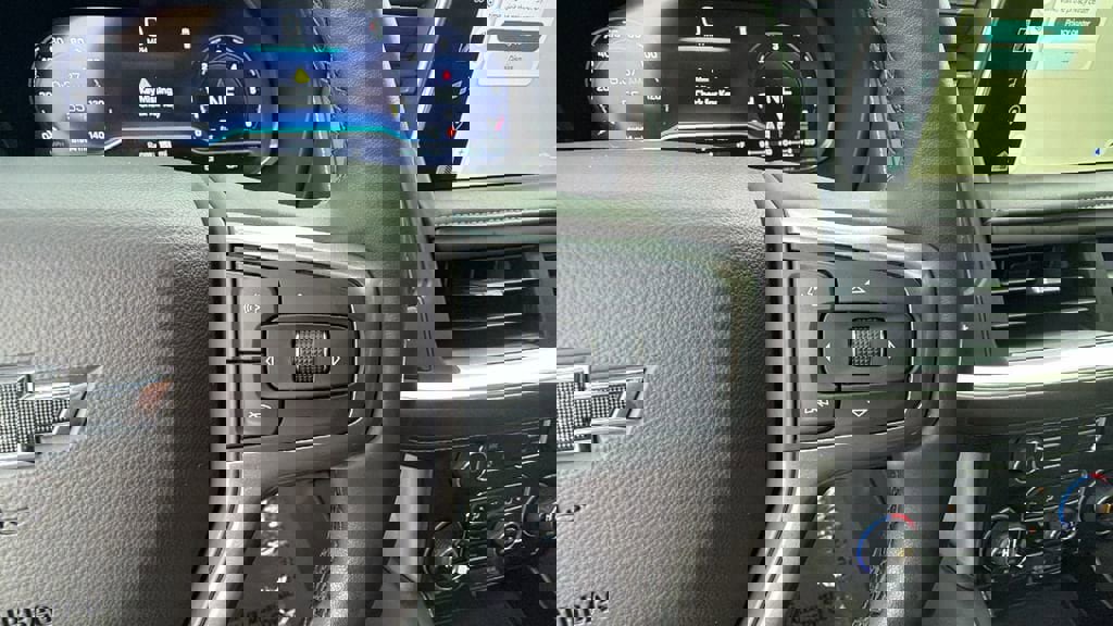 Used 2023 Chevrolet Tahoe Z71 w/ Luxury Package image 28