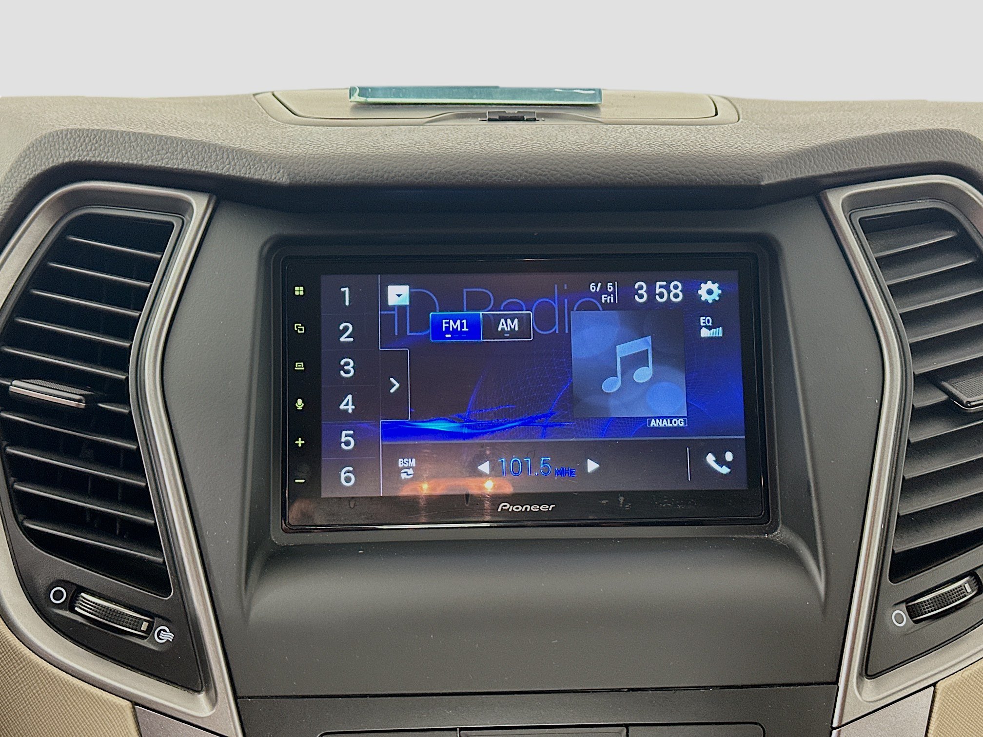 Used 2015 Hyundai Santa Fe Sport w/ Option Group 02 FWD image 19