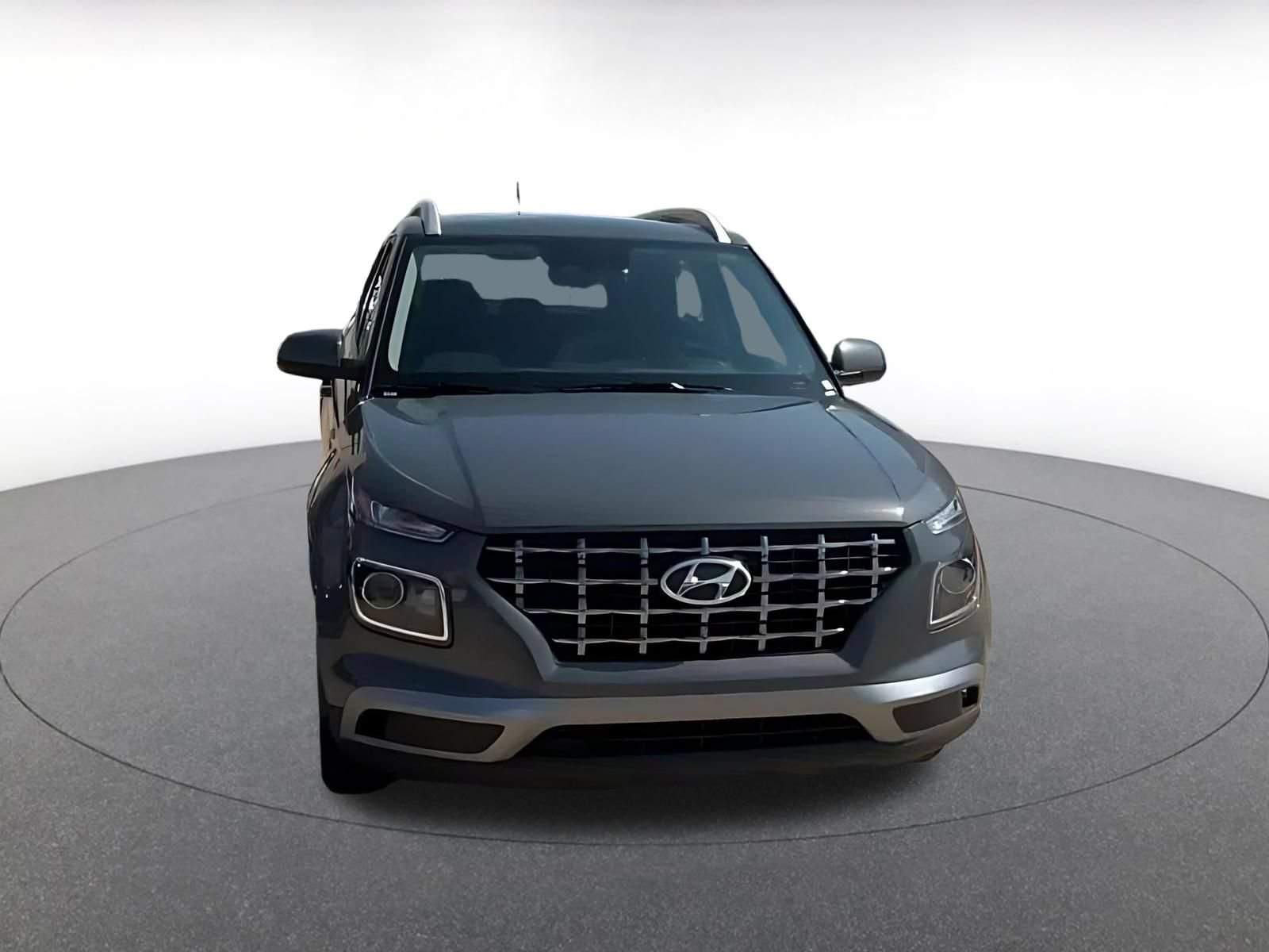 Used 2026 Hyundai Venue SEL FWD image 4