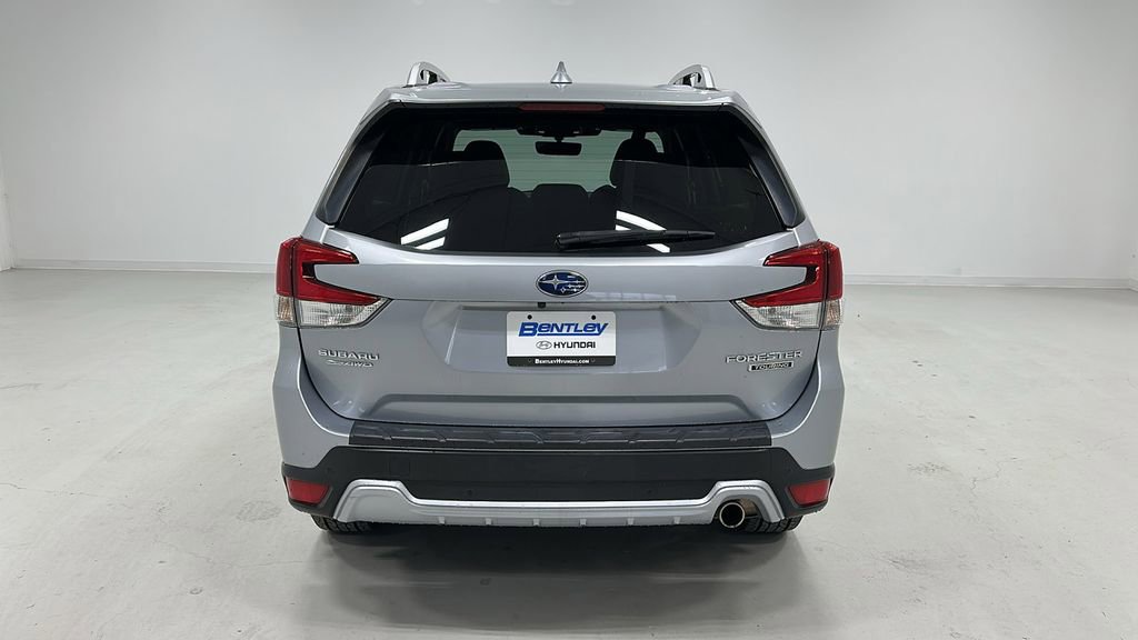 Used 2022 Subaru Forester Touring image 4