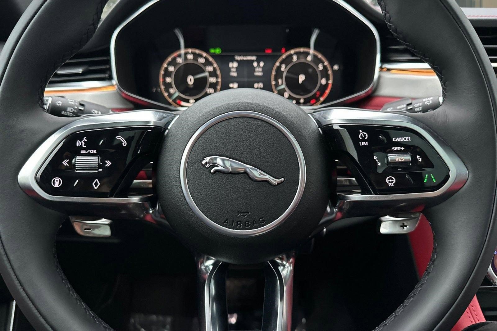 Used 2025 Jaguar F-PACE R-Dynamic S AWD/4WD image 19