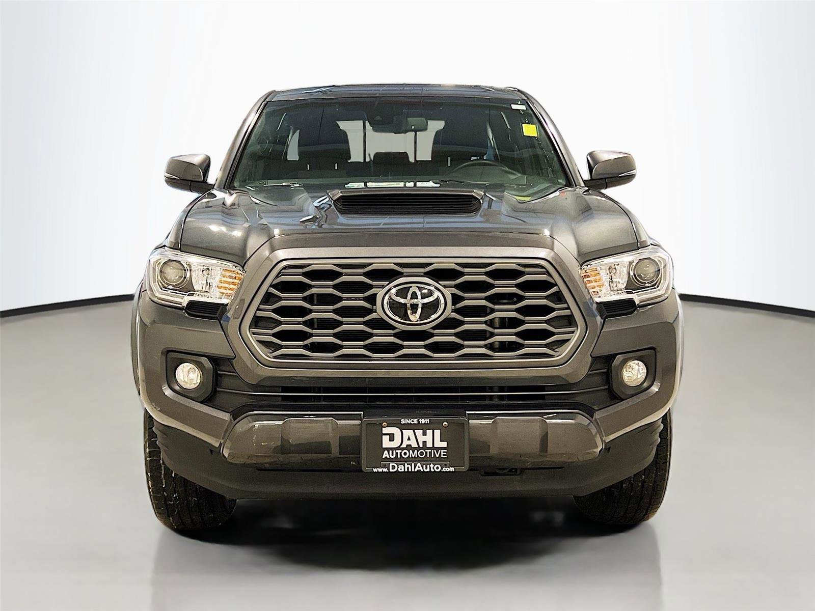 Used 2023 Toyota Tacoma TRD Sport image 2