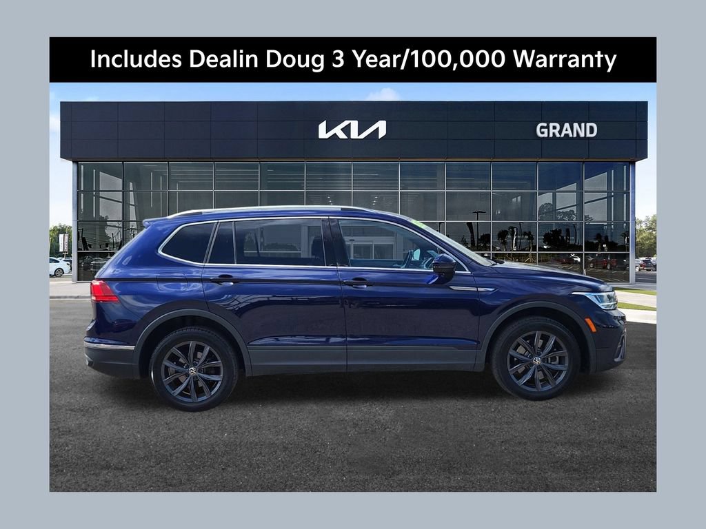 Used 2022 Volkswagen Tiguan SE AWD/4WD image 1